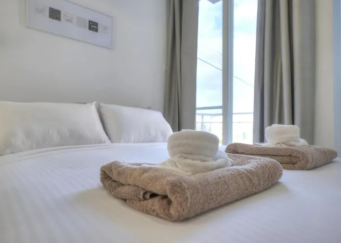 Brand New And Tastefully Furnished 2 Bedroom Apartment Ddif1-2