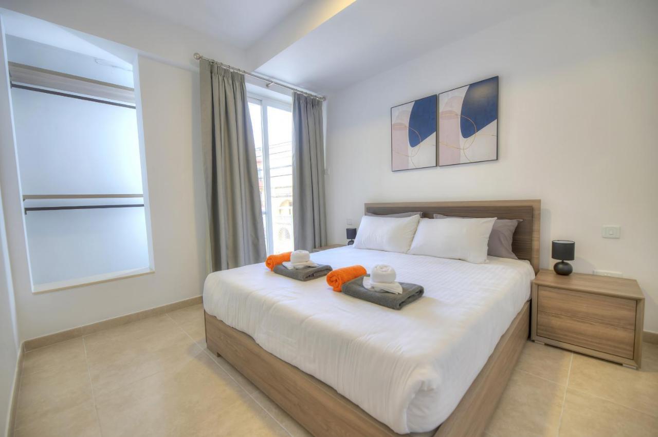 Brand New And Tastefully Furnished 2 Bedroom Ddif1-2 Apartment