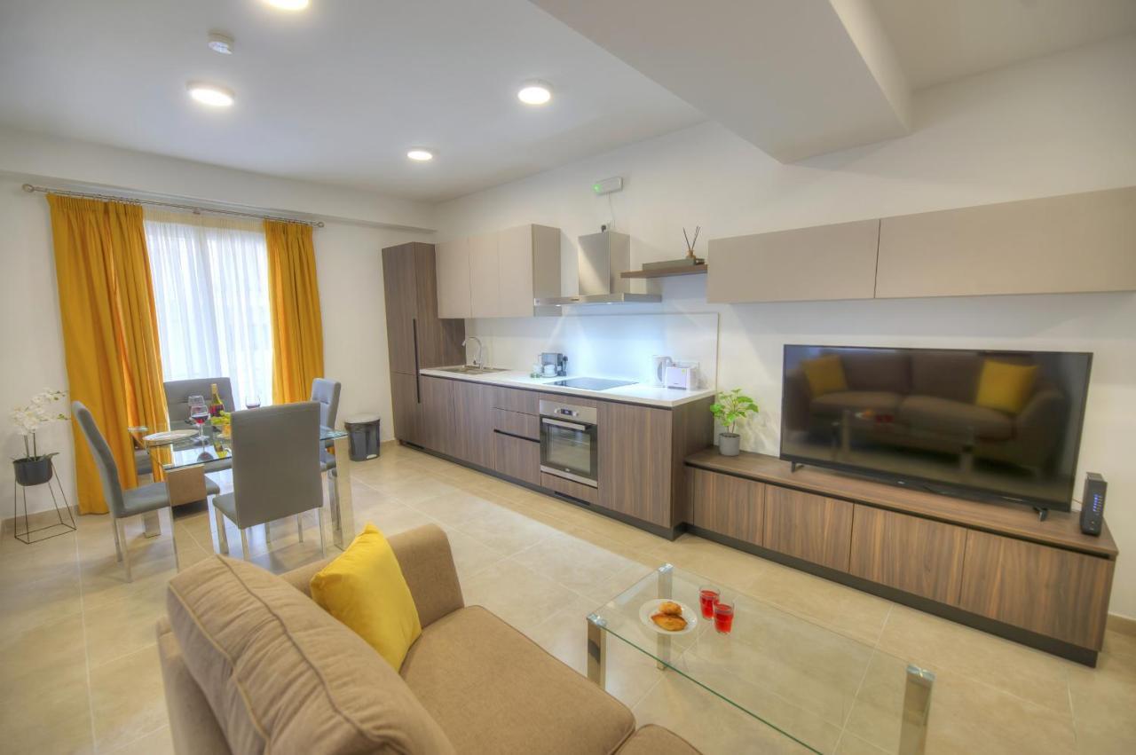 Brand New And Tastefully Furnished 2 Bedroom Ddif1-2 *
