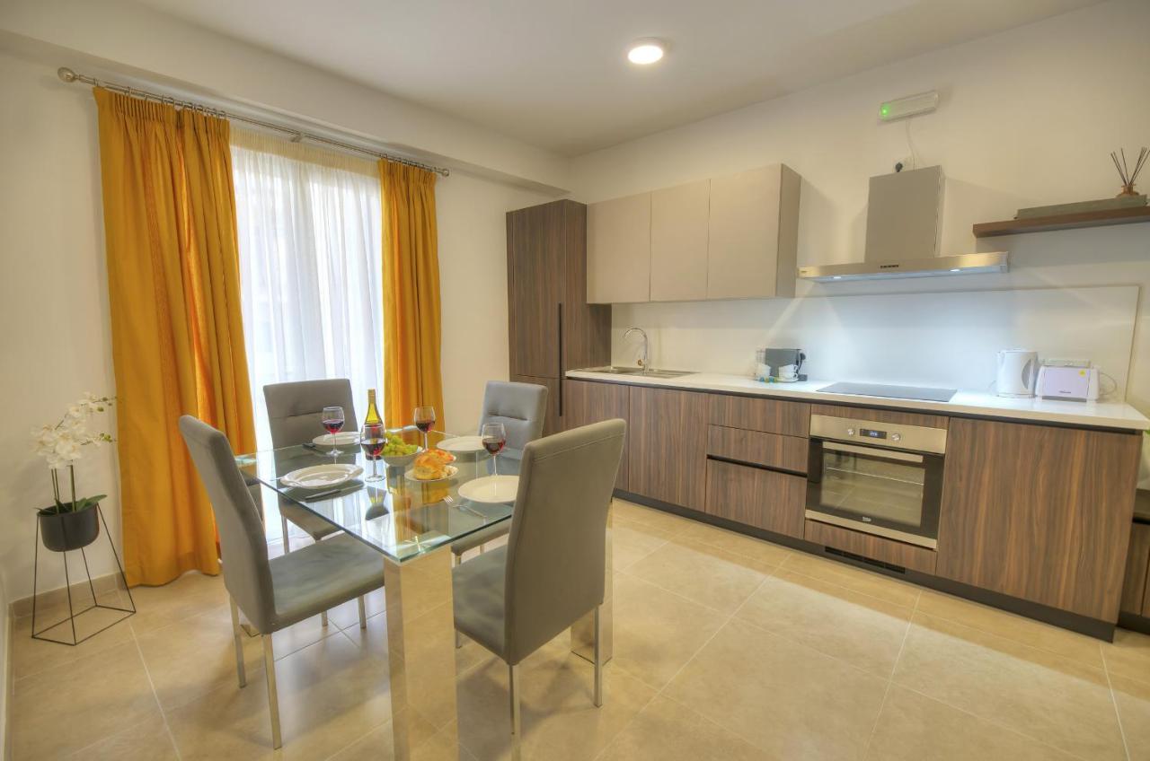 Brand New And Tastefully Furnished 2 Bedroom Ddif1-2 *