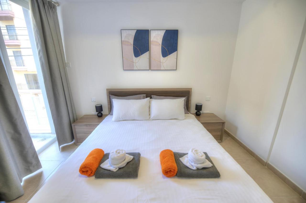 Apartment Brand New And Tastefully Furnished 2 Bedroom Ddif1-2 *